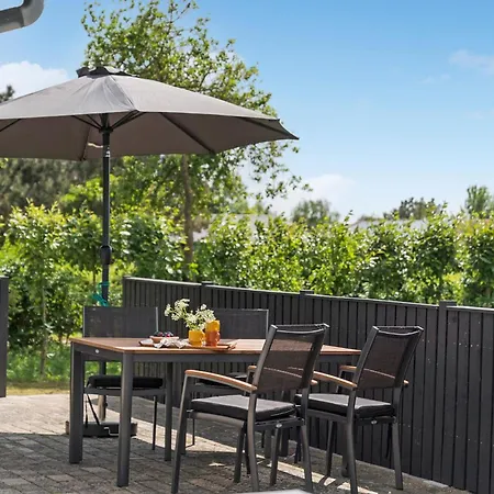 Beautiful In With House Sea View בית נופש סלאגלסה